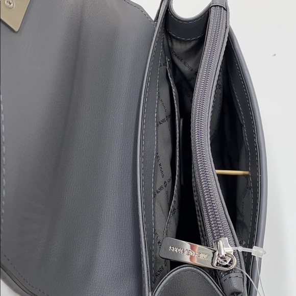 MICHAEL KORS ROSE MEDIUM FLAP SHOULDER PEARL GRAY - Picture 13 of 16